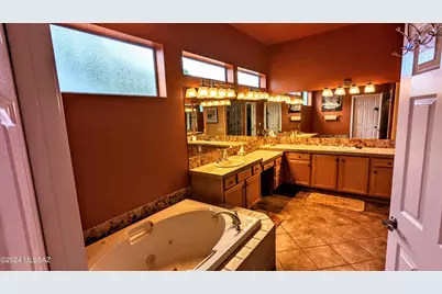 38851 S Moonwood Drive, Saddlebrooke, AZ 85739 - Photo 12