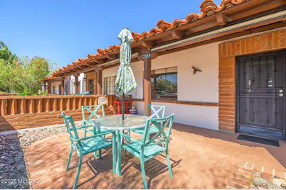 233 S Paseo Tierra #D, Green Valley, AZ 85614 - Photo 2