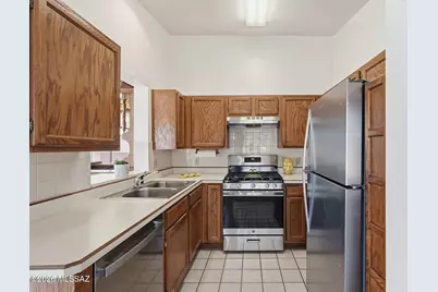 174 E Camino De Diana, Green Valley, AZ 85614 - Photo 10