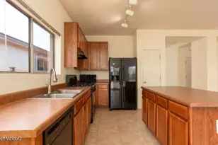 12935 N Desert Olive Dr, Oro Valley, AZ 85755 - Photo 6