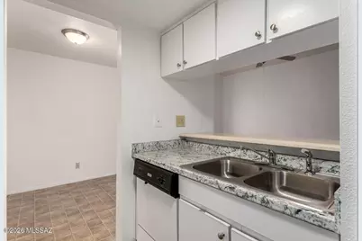 1620 N Wilmot Road #UNIT E258, Tucson, AZ 85712 - Photo 4