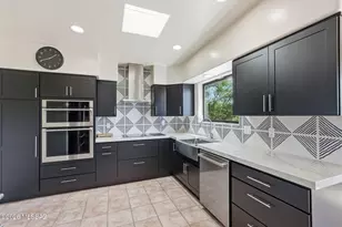 1097 W Corte Del Pintor, Green Valley, AZ 85614 - Photo 16