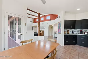 1097 W Corte Del Pintor, Green Valley, AZ 85614 - Photo 10