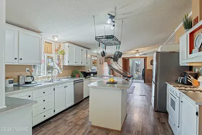 17602 W Waterman Lane, Marana, AZ 85653 - Photo 14
