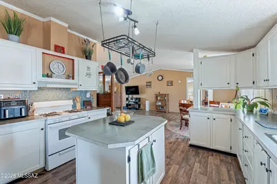 17602 W Waterman Lane, Marana, AZ 85653 - Photo 18