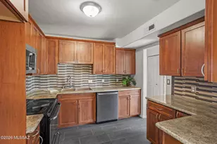 6342 N Barcelona Ln, Tucson, AZ 85704 - Photo 8