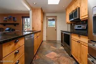 8201 N Carolyn Pl, Tucson, AZ 85704 - Photo 12