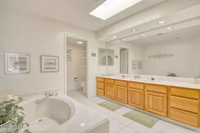 784 E Camino Diestro, Oro Valley, AZ 85704 - Photo 30