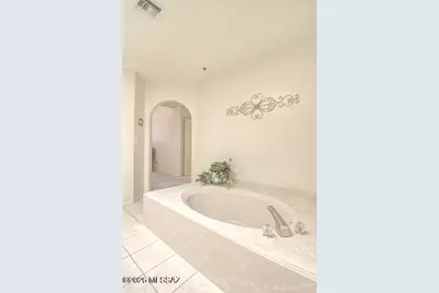 784 E Camino Diestro, Oro Valley, AZ 85704 - Photo 32