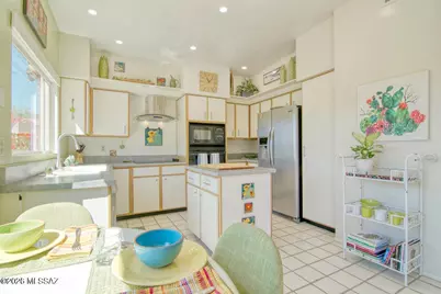 784 E Camino Diestro, Oro Valley, AZ 85704 - Photo 18