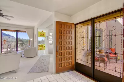 784 E Camino Diestro, Oro Valley, AZ 85704 - Photo 6