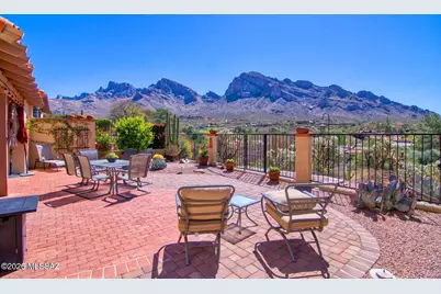 784 E Camino Diestro, Oro Valley, AZ 85704 - Photo 2