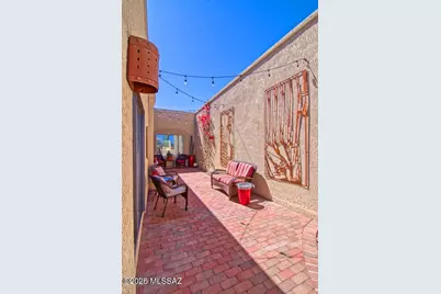784 E Camino Diestro, Oro Valley, AZ 85704 - Photo 4