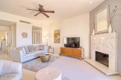 784 E Camino Diestro, Oro Valley, AZ 85704 - Photo 10