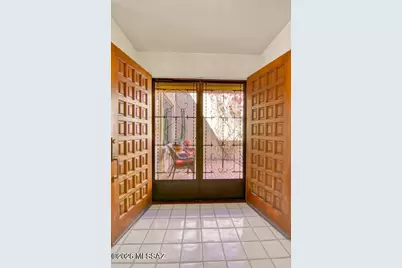 784 E Camino Diestro, Oro Valley, AZ 85704 - Photo 8