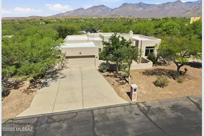 8769 E Bear Paw Place, Tucson, AZ 85749 - Photo 10