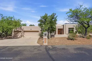 8769 E Bear Paw Pl, Tucson, AZ 85749 - Photo 12