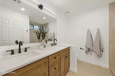 7898 W Sacramento Hill Drive, Tucson, AZ 85743 - Photo 18