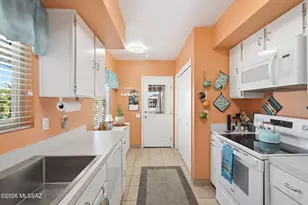 355 N Calle Del Chancero, Green Valley, AZ 85614 - Photo 8