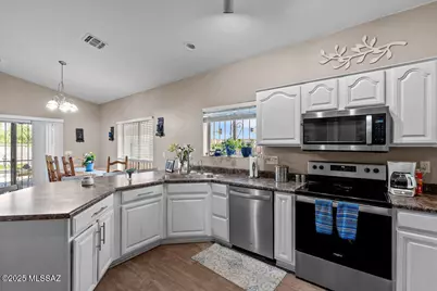 7659 N Hemingway Place, Marana, AZ 85743 - Photo 8