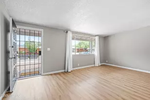 7902 E Winnepeg Dr, Tucson, AZ 85730 - Photo 14