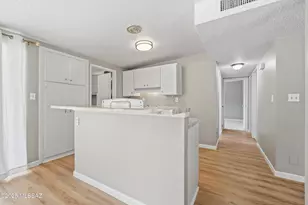 7902 E Winnepeg Dr, Tucson, AZ 85730 - Photo 20