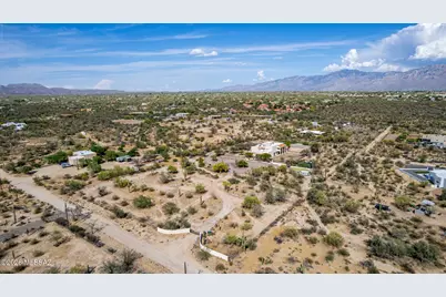9724 N Carolanne Drive, Tucson, AZ 85742 - Photo 32