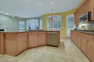 126 E Silverstone Pl, Tucson, AZ 85737 - Photo 8