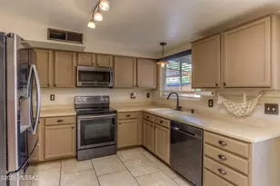 8437 E Rolling Ridge St, Tucson, AZ 85710 - Photo 14