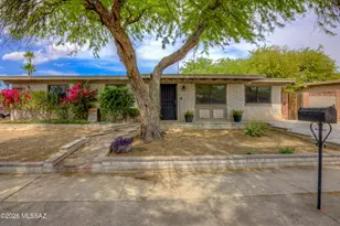 8437 E Rolling Ridge St, Tucson, AZ 85710 - Photo 1