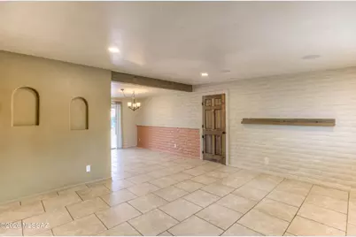 8437 E Rolling Ridge Street, Tucson, AZ 85710 - Photo 6