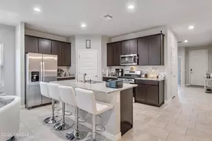 8841 W Red Spike Ice Dr, Marana, AZ 85653 - Photo 6