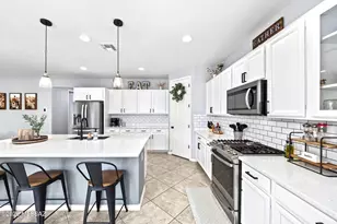 11148 W Dawnlight Dr, Marana, AZ 85653 - Photo 16