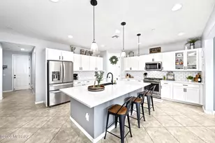 11148 W Dawnlight Dr, Marana, AZ 85653 - Photo 4