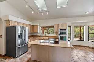 6340 N Valley View Rd, Tucson, AZ 85718 - Photo 16