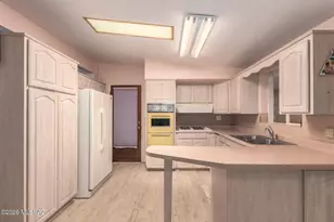 6470 E Calle Luna, Tucson, AZ 85710 - Photo 10