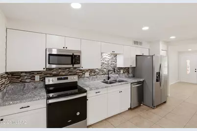 3711 S Le Beaux Place, Tucson, AZ 85730 - Photo 10