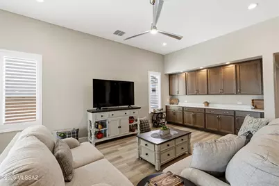1445 E Golden Rock Way, Green Valley, AZ 85614 - Photo 10