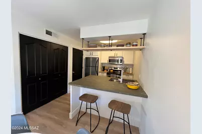 5751 N Kolb Road #33202, Tucson, AZ 85750 - Photo 2