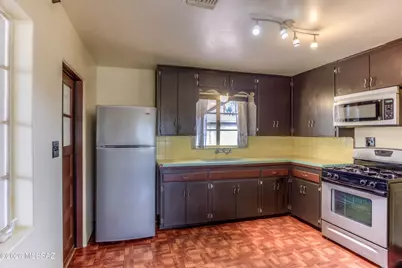 2437 E Beverly Drive, Tucson, AZ 85719 - Photo 10