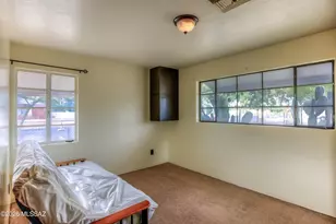 2437 E Beverly Dr, Tucson, AZ 85719 - Photo 16