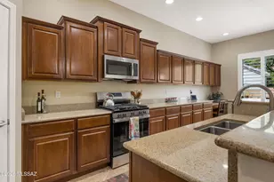 8512 N Crosswater Loop, Tucson, AZ 85743 - Photo 2