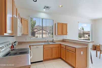 8149 W Morning Light Way, Tucson, AZ 85743 - Photo 14