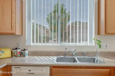 8149 W Morning Light Way, Tucson, AZ 85743 - Photo 14