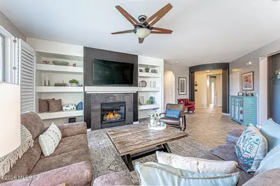 2445 E Sky Creek Drive, Green Valley, AZ 85614 - Photo 12