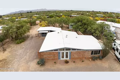 502 W Hardy Road, Oro Valley, AZ 85704 - Photo 2