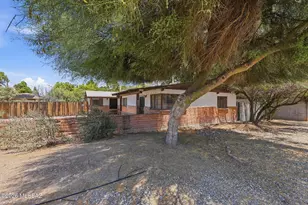 2721 E Fort Lowell Rd, Tucson, AZ 85716 - Photo 2