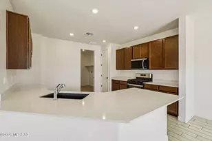 949 W Calle Cuarzo, Sahuarita, AZ 85629 - Photo 4