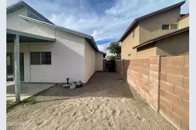 9368 N Hampshire Drive, Tucson, AZ 85742 - Photo 18