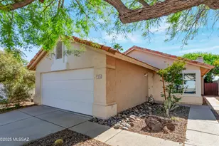 11561 N Eagle Peak Dr, Oro Valley, AZ 85737 - Photo 2